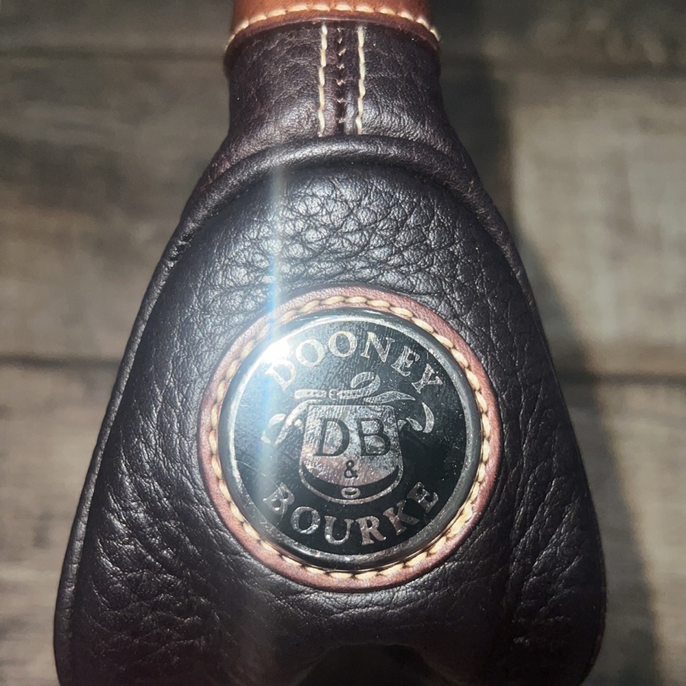 Dooney and Bourke black pebbled leather shoulder bag - Picture 3 of 6